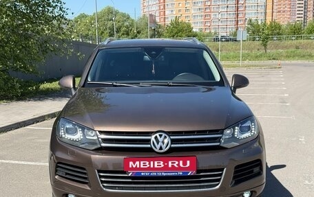 Volkswagen Touareg III, 2012 год, 1 897 000 рублей, 2 фотография