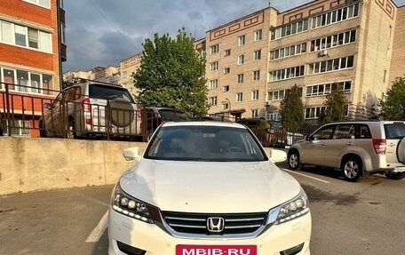 Honda Accord IX рестайлинг, 2013 год, 1 500 000 рублей, 19 фотография