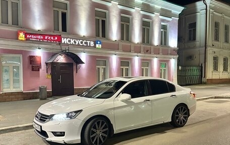 Honda Accord IX рестайлинг, 2013 год, 1 500 000 рублей, 20 фотография