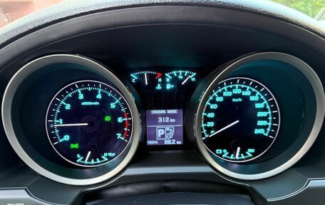 Toyota Land Cruiser 200, 2009 год, 3 100 000 рублей, 29 фотография