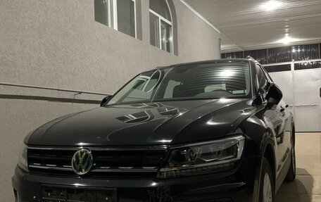 Volkswagen Tiguan II, 2020 год, 2 650 000 рублей, 1 фотография