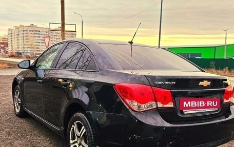 Chevrolet Cruze II, 2010 год, 618 000 рублей, 3 фотография