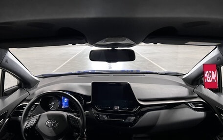 Toyota C-HR I рестайлинг, 2019 год, 2 399 000 рублей, 18 фотография