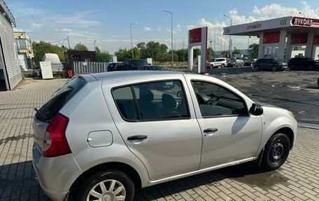 Renault Sandero I, 2014 год, 385 000 рублей, 3 фотография