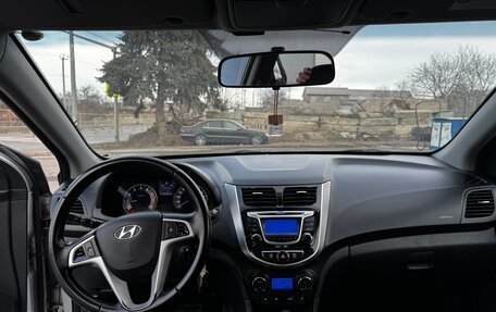 Hyundai Solaris II рестайлинг, 2012 год, 780 000 рублей, 10 фотография