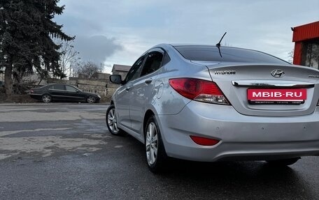 Hyundai Solaris II рестайлинг, 2012 год, 780 000 рублей, 2 фотография