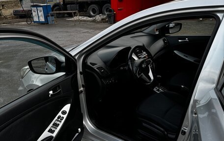 Hyundai Solaris II рестайлинг, 2012 год, 780 000 рублей, 14 фотография
