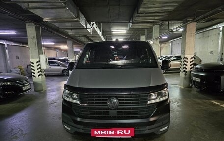 Volkswagen Multivan T6 рестайлинг, 2020 год, 5 800 000 рублей, 9 фотография