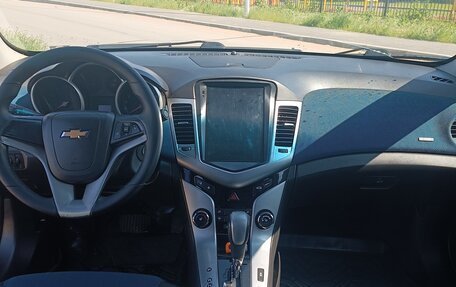 Chevrolet Cruze II, 2011 год, 600 000 рублей, 10 фотография