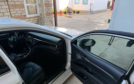 Toyota Camry, 2019 год, 2 500 000 рублей, 15 фотография