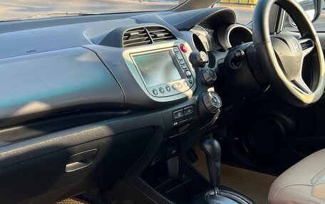 Honda Fit III, 2009 год, 770 000 рублей, 10 фотография