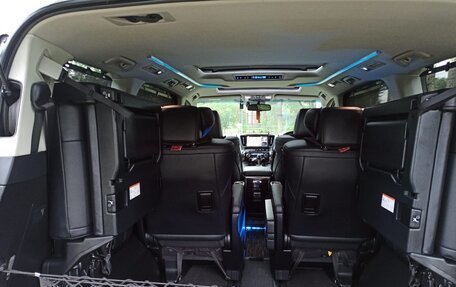 Toyota Vellfire II, 2019 год, 4 300 000 рублей, 12 фотография
