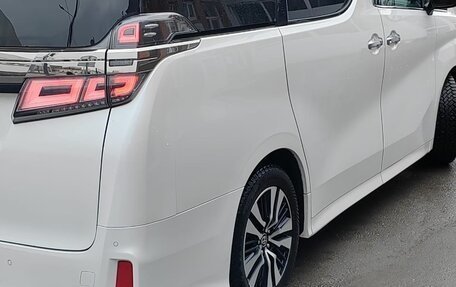 Toyota Vellfire II, 2019 год, 4 300 000 рублей, 19 фотография