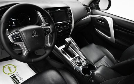 Mitsubishi Pajero Sport III рестайлинг, 2019 год, 3 145 000 рублей, 8 фотография