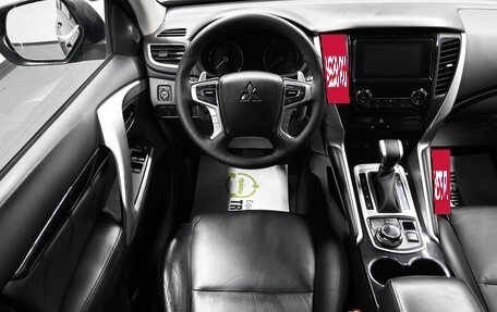 Mitsubishi Pajero Sport III рестайлинг, 2019 год, 3 145 000 рублей, 11 фотография