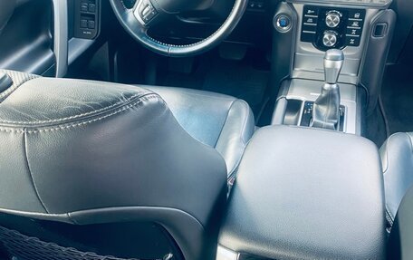 Toyota Land Cruiser Prado 150 рестайлинг 2, 2019 год, 4 499 000 рублей, 5 фотография