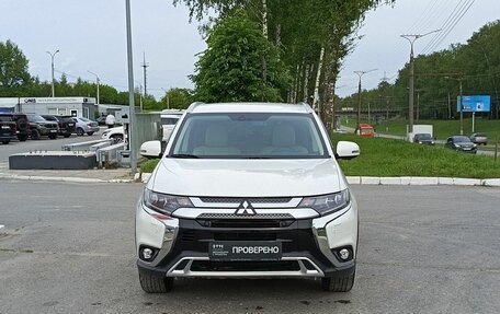 Mitsubishi Outlander III рестайлинг 3, 2019 год, 2 669 000 рублей, 2 фотография