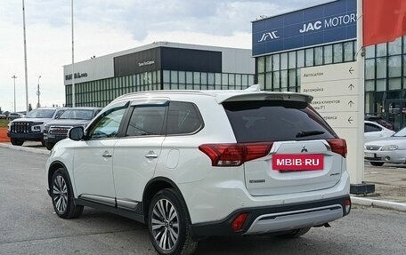 Mitsubishi Outlander III рестайлинг 3, 2019 год, 2 669 000 рублей, 8 фотография