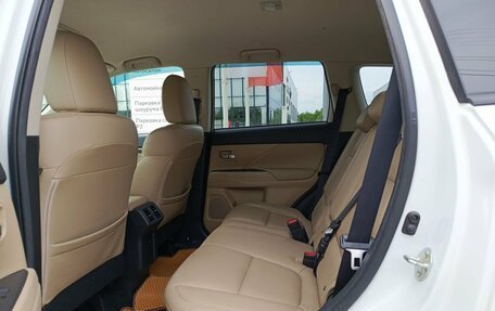 Mitsubishi Outlander III рестайлинг 3, 2019 год, 2 669 000 рублей, 15 фотография