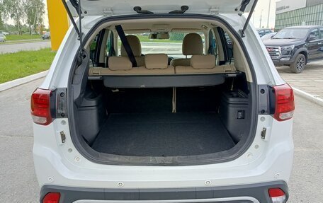 Mitsubishi Outlander III рестайлинг 3, 2019 год, 2 669 000 рублей, 12 фотография