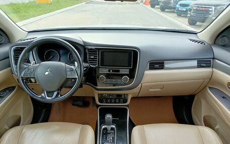 Mitsubishi Outlander III рестайлинг 3, 2019 год, 2 669 000 рублей, 17 фотография