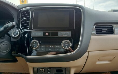 Mitsubishi Outlander III рестайлинг 3, 2019 год, 2 669 000 рублей, 18 фотография