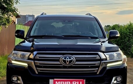 Toyota Land Cruiser 200, 2016 год, 6 500 000 рублей, 1 фотография