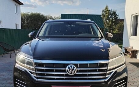 Volkswagen Touareg III, 2018 год, 5 500 000 рублей, 1 фотография