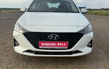 Hyundai Solaris II рестайлинг, 2020 год, 1 330 000 рублей, 1 фотография