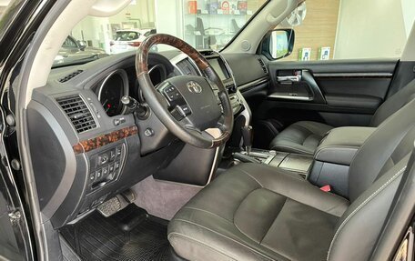 Toyota Land Cruiser 200, 2014 год, 3 319 000 рублей, 12 фотография