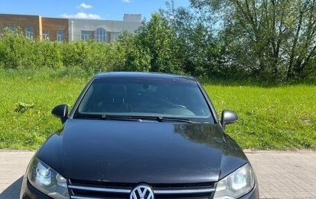 Volkswagen Touareg III, 2011 год, 1 460 000 рублей, 2 фотография