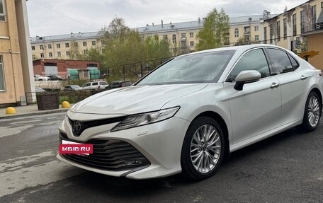 Toyota Camry, 2020 год, 3 400 000 рублей, 4 фотография