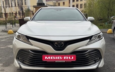 Toyota Camry, 2020 год, 3 400 000 рублей, 2 фотография