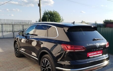 Volkswagen Touareg III, 2018 год, 5 500 000 рублей, 2 фотография