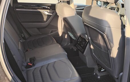 Volkswagen Touareg III, 2018 год, 5 500 000 рублей, 15 фотография