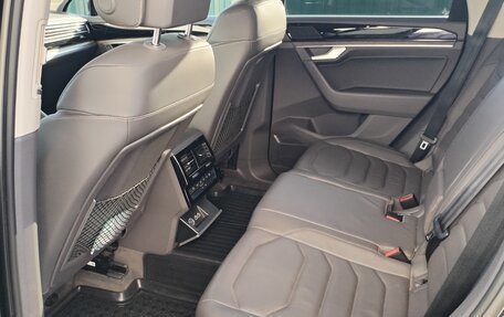Volkswagen Touareg III, 2018 год, 5 500 000 рублей, 14 фотография