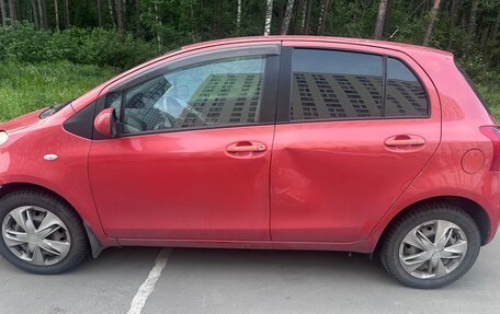 Toyota Yaris III рестайлинг, 2007 год, 350 000 рублей, 6 фотография
