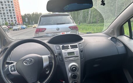 Toyota Yaris III рестайлинг, 2007 год, 350 000 рублей, 7 фотография