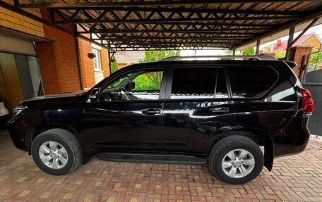 Toyota Land Cruiser Prado 150 рестайлинг 2, 2022 год, 4 580 000 рублей, 10 фотография