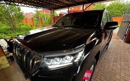Toyota Land Cruiser Prado 150 рестайлинг 2, 2022 год, 4 580 000 рублей, 3 фотография