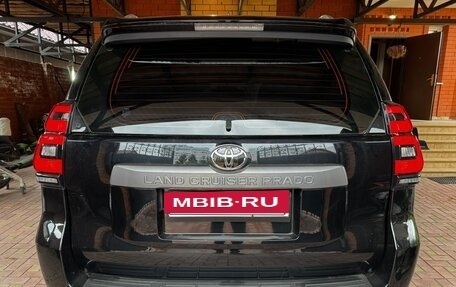 Toyota Land Cruiser Prado 150 рестайлинг 2, 2022 год, 4 580 000 рублей, 8 фотография