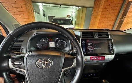 Toyota Land Cruiser Prado 150 рестайлинг 2, 2022 год, 4 580 000 рублей, 14 фотография