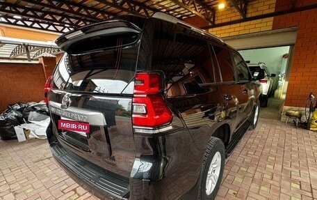 Toyota Land Cruiser Prado 150 рестайлинг 2, 2022 год, 4 580 000 рублей, 5 фотография