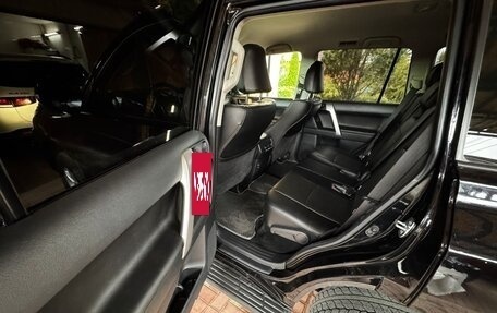Toyota Land Cruiser Prado 150 рестайлинг 2, 2022 год, 4 580 000 рублей, 12 фотография