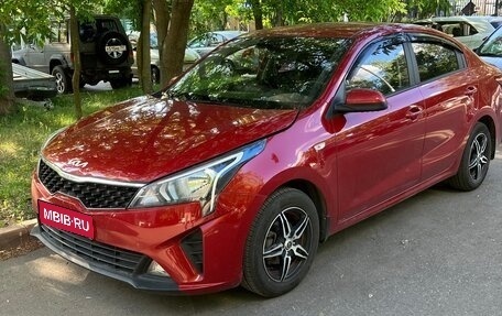 KIA Rio IV, 2021 год, 1 590 000 рублей, 1 фотография