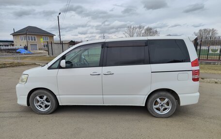 Toyota Noah III, 2001 год, 925 000 рублей, 4 фотография