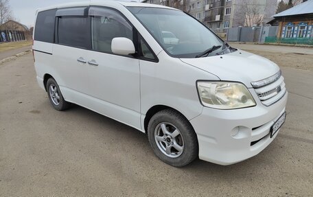 Toyota Noah III, 2001 год, 925 000 рублей, 3 фотография