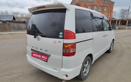 Toyota Noah III, 2001 год, 925 000 рублей, 6 фотография