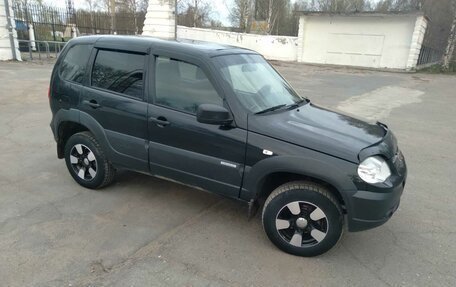 Chevrolet Niva I рестайлинг, 2017 год, 700 000 рублей, 2 фотография