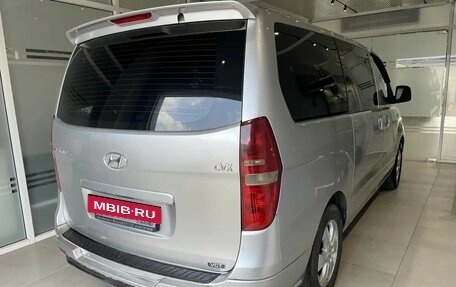 Hyundai Grand Starex Grand Starex I рестайлинг 2, 2009 год, 1 089 000 рублей, 4 фотография